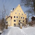 Schloss Zu Hotel