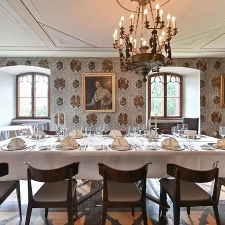 Schloss Zu 4*