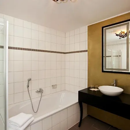 Hotel Schloss Zu 3*