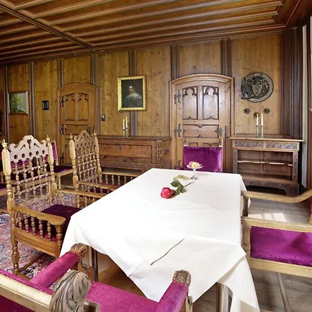 Schloss Zu Хопферау