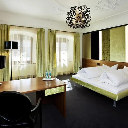 Hotel Schloss Zu 3*