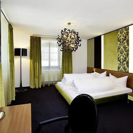 Schloss Zu Hotel 3*