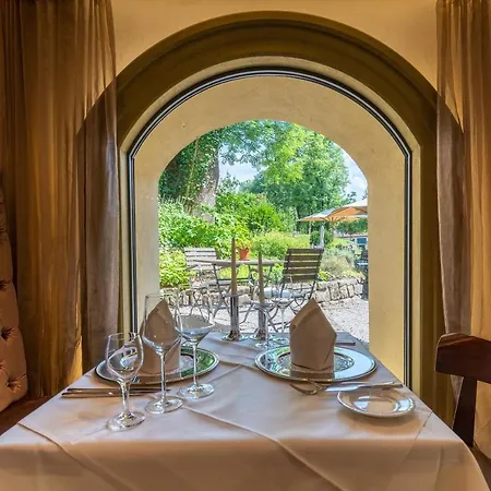 Schloss Zu Hotel