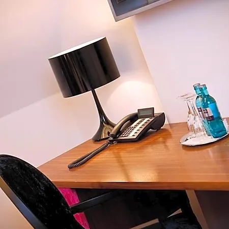 Otel Schloss Zu 4*