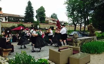 Schloss Zu Отель