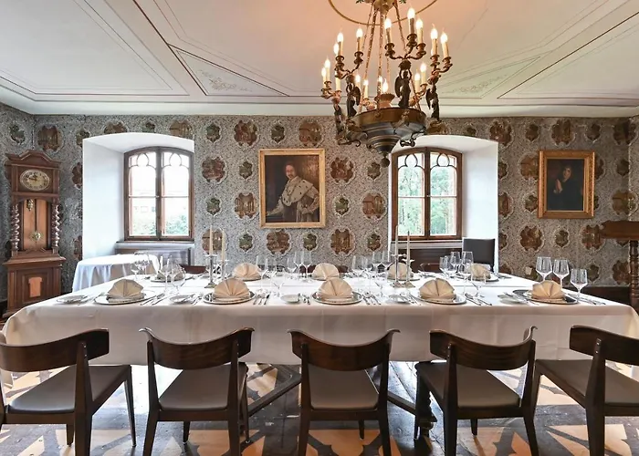 Schloss Zu 4*